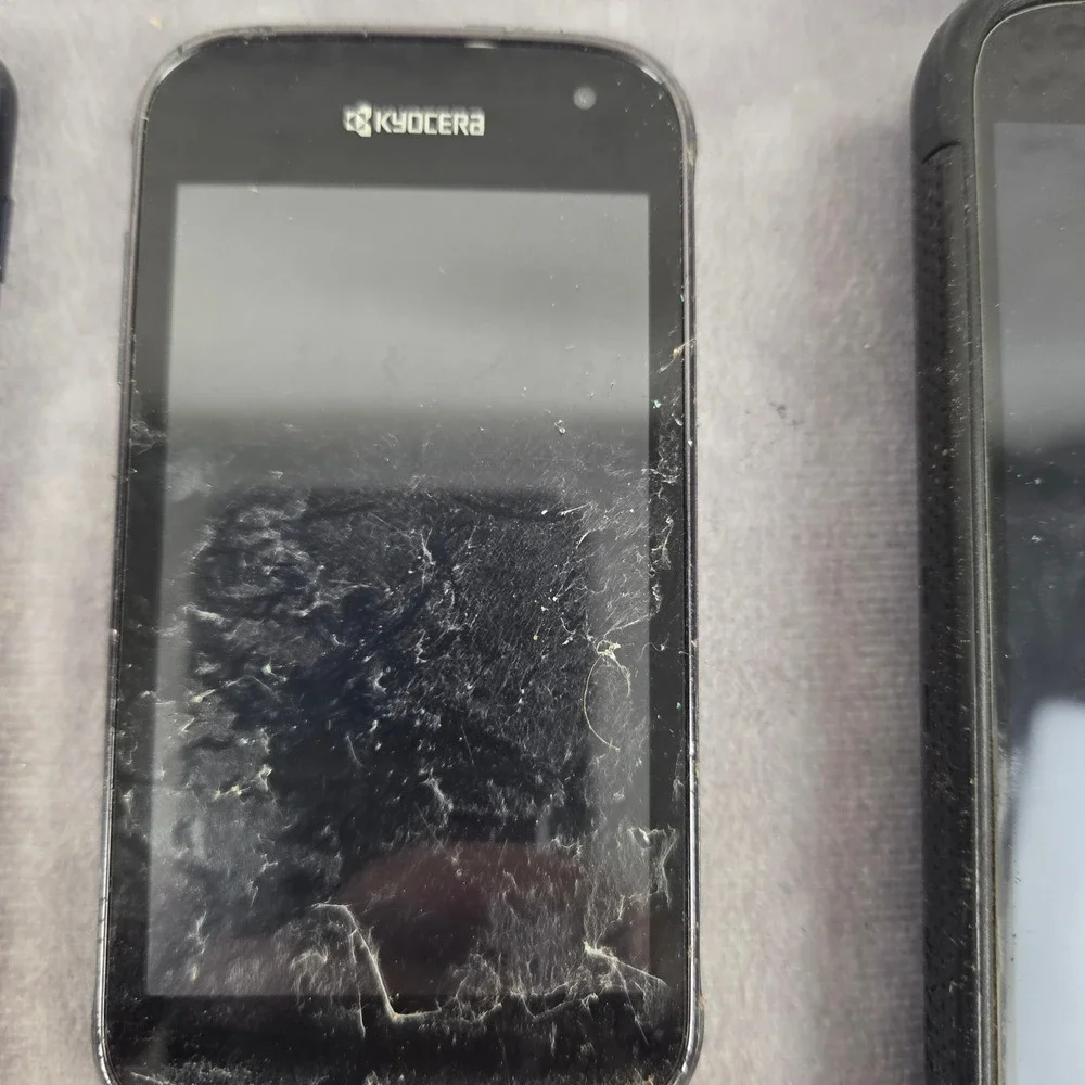 Smartphone Lot for Parts LG G8 ThinQ Motorola Moto G Fast Samsung Kyocera ZTE